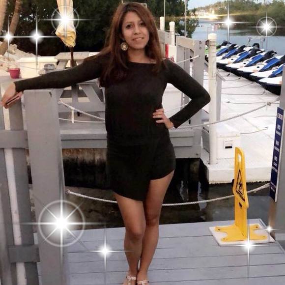 Meet your Posher, Lucia - Picture 1 of 1